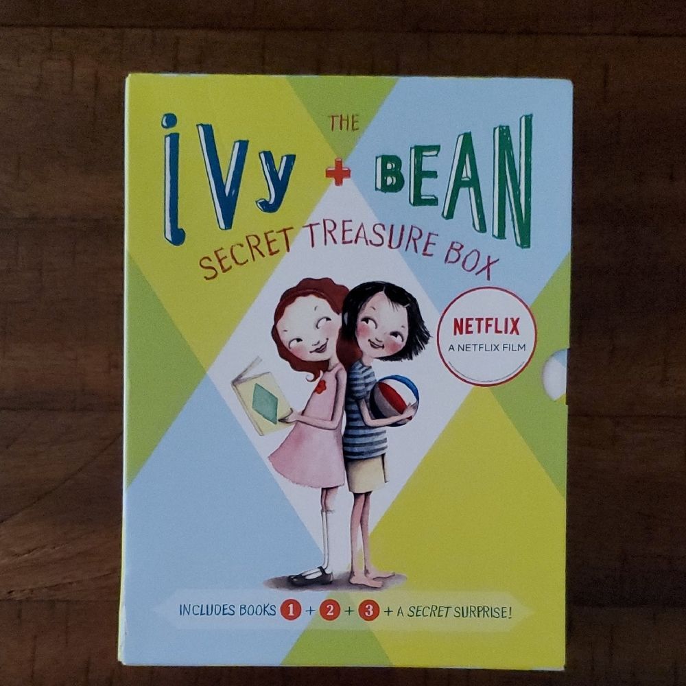 Chronicle Books Ivy + Bean Secret Treasure Box - Like New